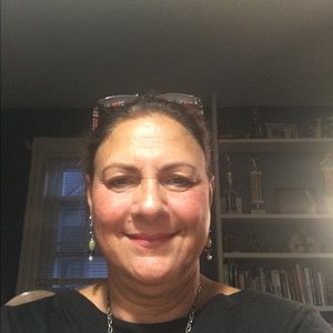 Meet your Posher, Roxanne